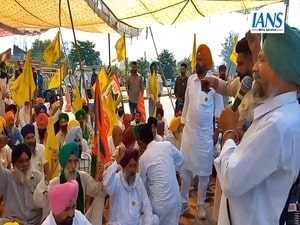 Farmers squat on railway tracks, national highways in Punjab over 'tardy' paddy procurement