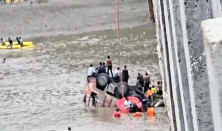 Gujarat bridge collapse: CM Patel announces Rs 4 lakh compensation for families of deceased Gujarat bridge collapse: CM Patel announces Rs 4 lakh compensation for families of deceased