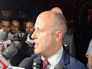 India expels 6 Canadian diplomats hours after withdrawing its envoy to Canada