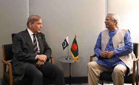 Muhammad Yunus, Shehbaz Sharif meet on UNGA sidelines, discuss trade, economic ties Muhammad Yunus, Shehbaz Sharif meet on UNGA sidelines, discuss trade, economic ties