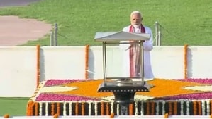 PM Modi pays homage to Mahatma Gandhi at Rajghat ahead of swearing-in today
