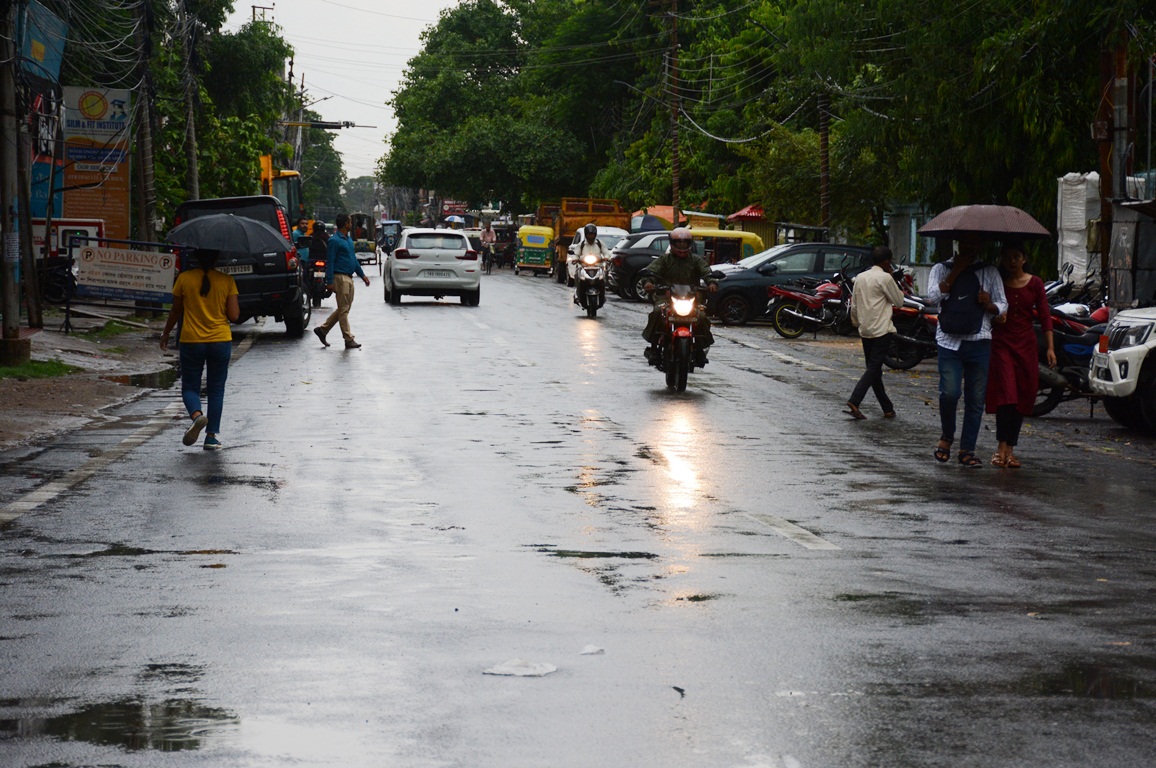 State to witness rainfall, IMD issues red, orange alert