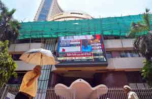 Stock market ends in green, Bank Nifty hits new all-time high of 57,000