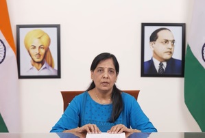 Sunita Kejriwal to read Delhi CM’s message at Ramlila Maidan rally: AAP