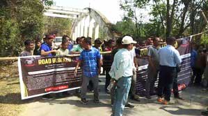 Surrendered militants block National Highway in Tripura; clears way as officials intervene