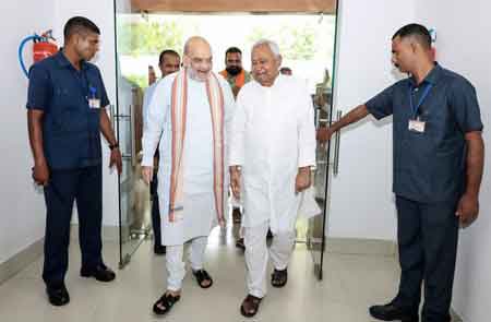 Amit Shah meets Nitish Kumar; JD(U) says everything within NDA smooth