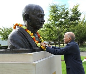 Overwhelmed by global conflicts, UN looks for hope in Gandhi’s vision